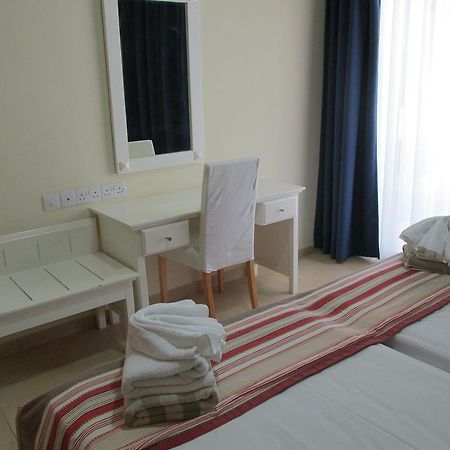 Royal Blue Hotel & Spa Geroskipou Exterior photo