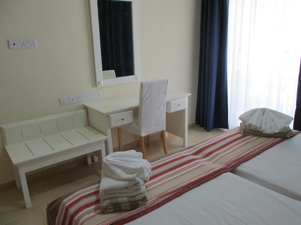Royal Blue Hotel & Spa Geroskipou Exterior photo