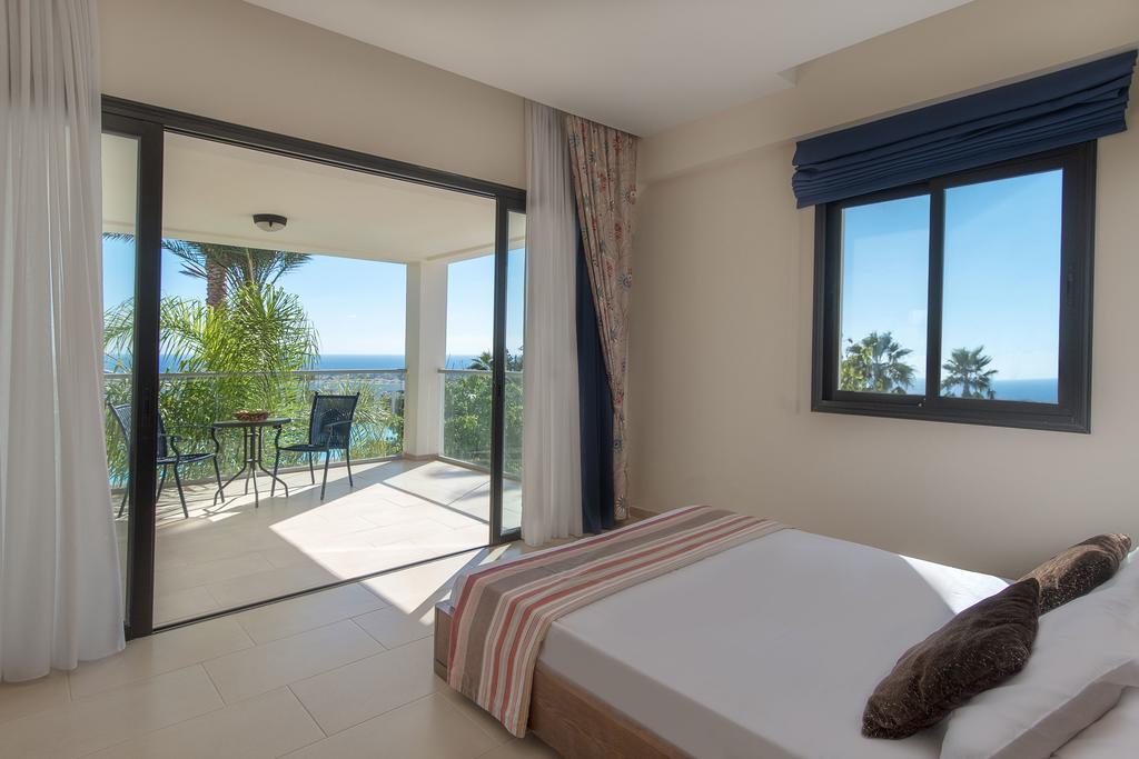 Royal Blue Hotel & Spa Geroskipou Exterior photo